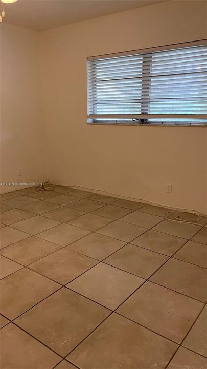 For Rent: $1,399 (1 beds, 1 baths, 576 Square Feet)