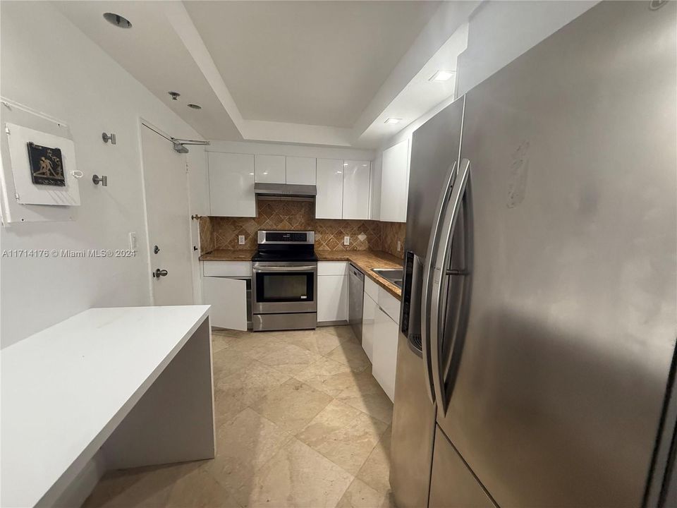 For Sale: $799,000 (2 beds, 2 baths, 1514 Square Feet)