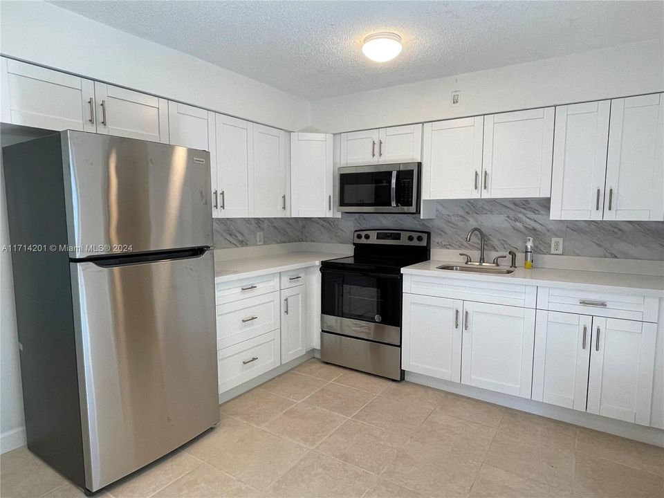 For Rent: $1,645 (2 beds, 1 baths, 780 Square Feet)