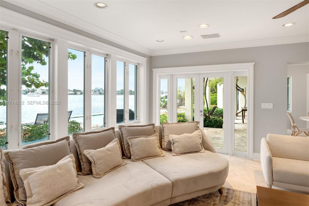 Active With Contract: $17,500,000 (4 beds, 5 baths, 5050 Square Feet)