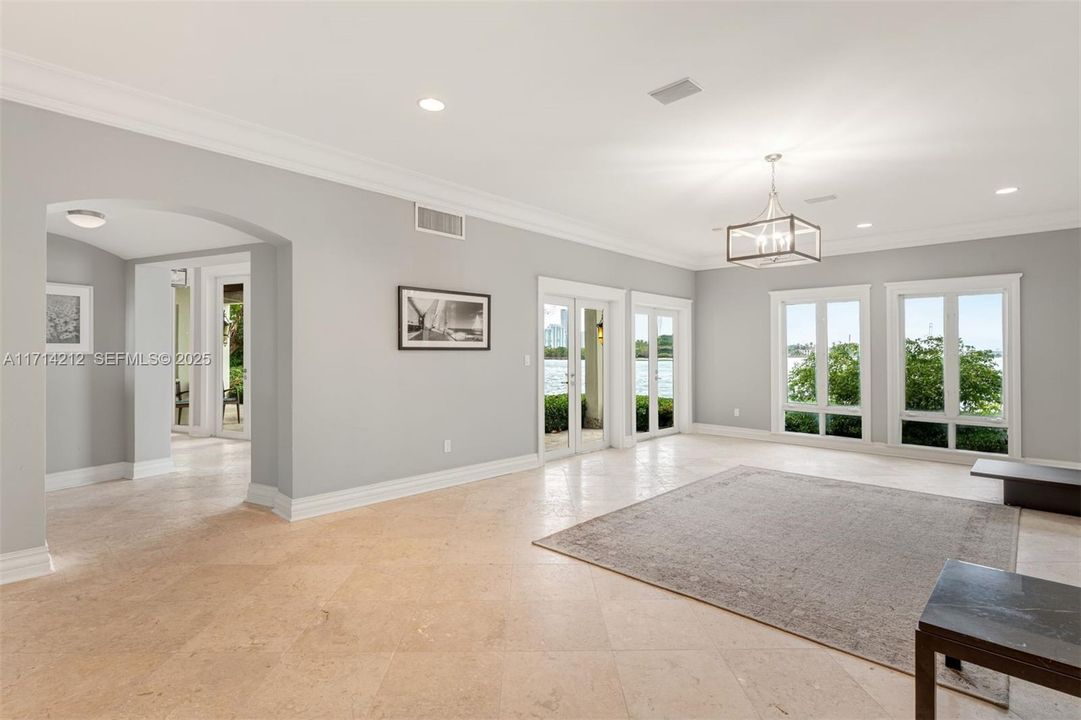 Active With Contract: $17,500,000 (4 beds, 5 baths, 5050 Square Feet)
