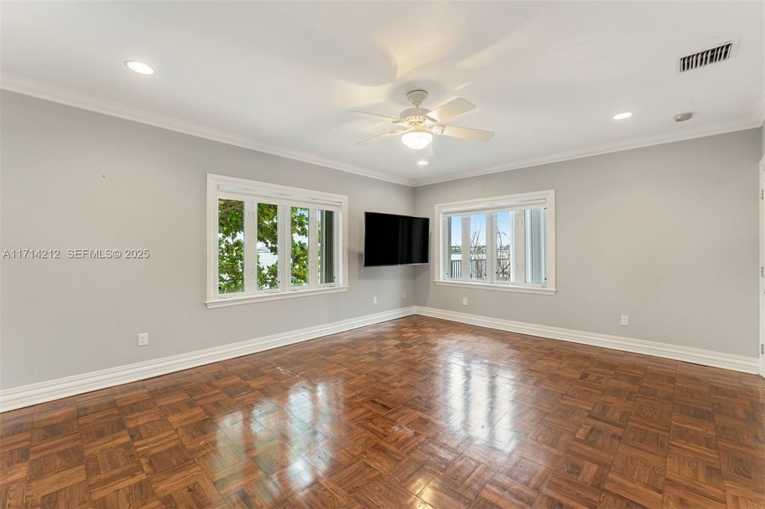 Active With Contract: $17,500,000 (4 beds, 5 baths, 5050 Square Feet)