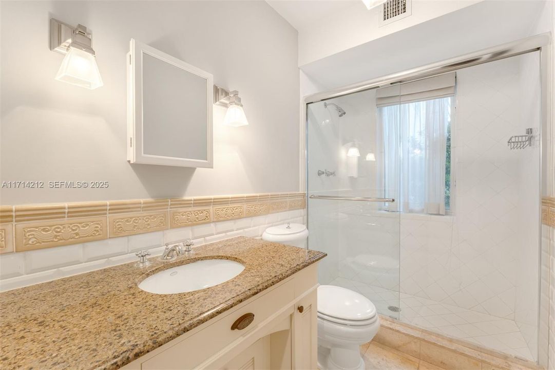 Active With Contract: $17,500,000 (4 beds, 5 baths, 5050 Square Feet)