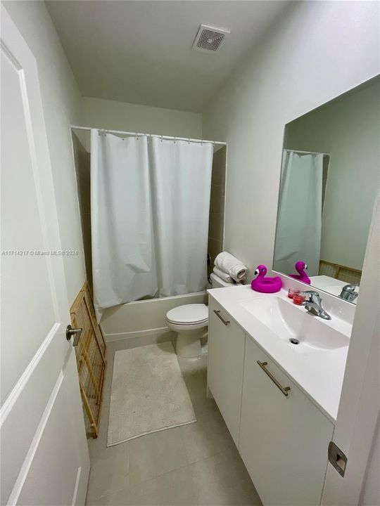 For Sale: $3,700 (3 beds, 2 baths, 1442 Square Feet)