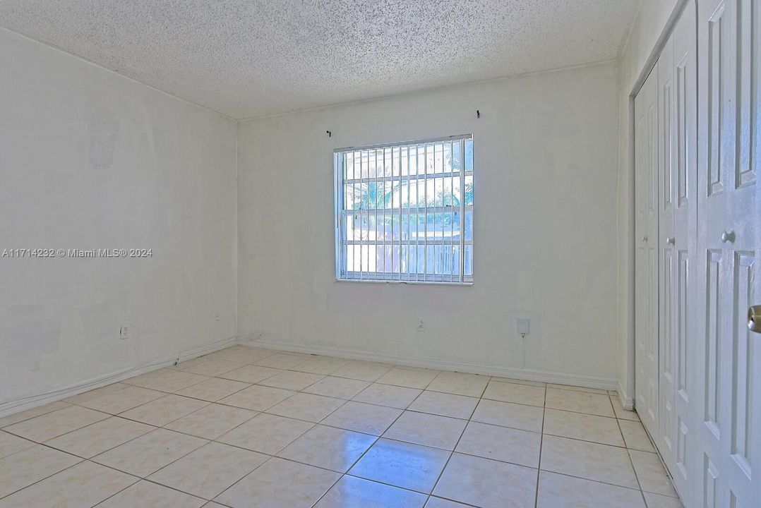 For Rent: $2,675 (3 beds, 1 baths, 1015 Square Feet)