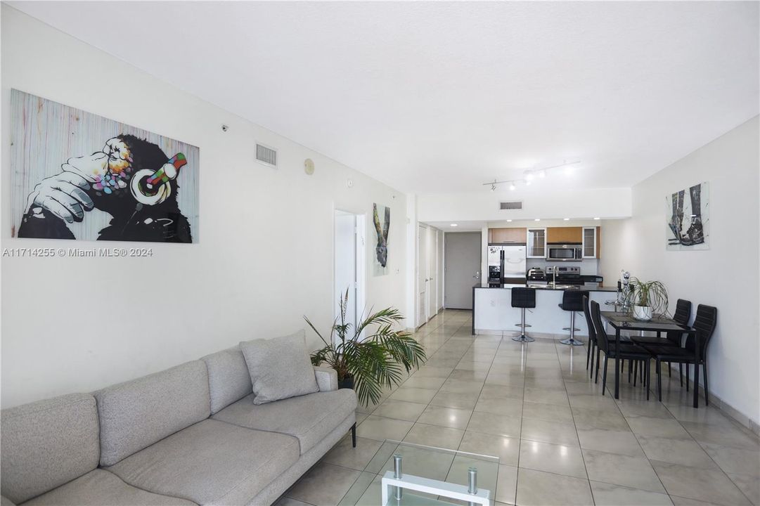 En Venta: $390,000 (1 camas, 1 baños, 821 Pies cuadrados)