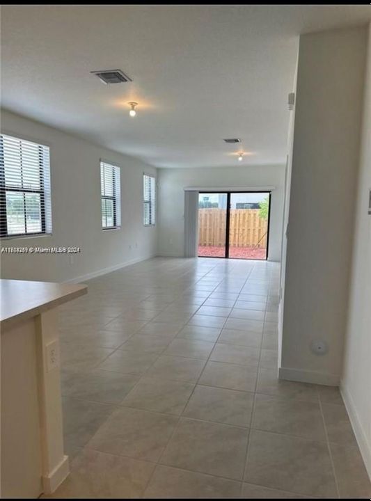 For Rent: $2,700 (3 beds, 2 baths, 1433 Square Feet)