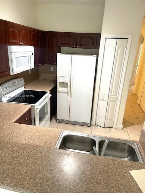 For Rent: $2,000 (3 beds, 2 baths, 1060 Square Feet)