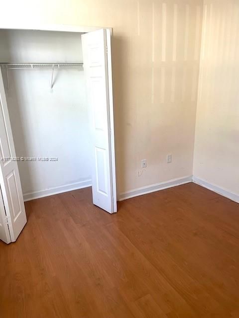 For Rent: $2,000 (3 beds, 2 baths, 1060 Square Feet)