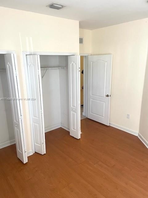 For Rent: $2,000 (3 beds, 2 baths, 1060 Square Feet)