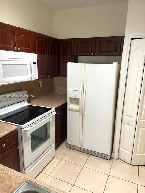 For Rent: $2,000 (3 beds, 2 baths, 1060 Square Feet)