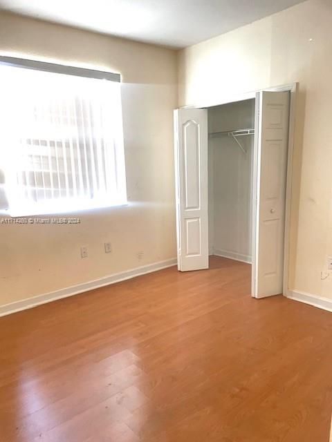 For Rent: $2,000 (3 beds, 2 baths, 1060 Square Feet)