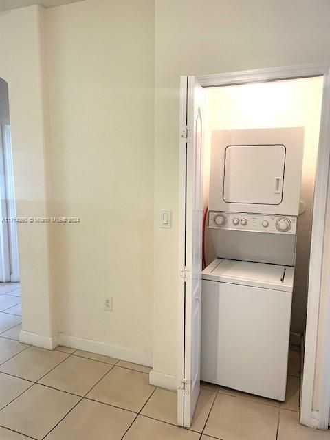 For Rent: $2,000 (3 beds, 2 baths, 1060 Square Feet)