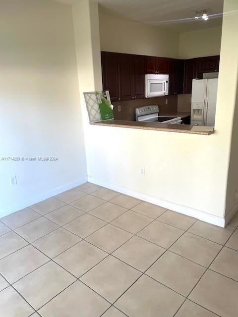 For Rent: $2,000 (3 beds, 2 baths, 1060 Square Feet)