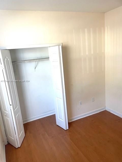 For Rent: $2,000 (3 beds, 2 baths, 1060 Square Feet)