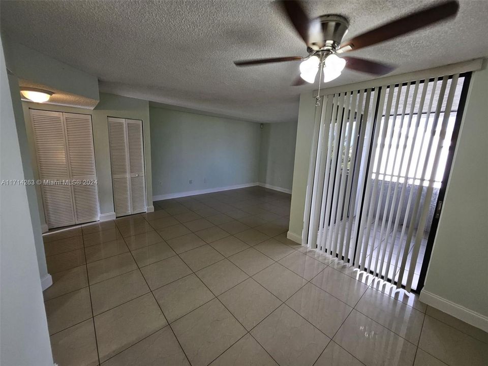 For Rent: $1,925 (1 beds, 1 baths, 796 Square Feet)