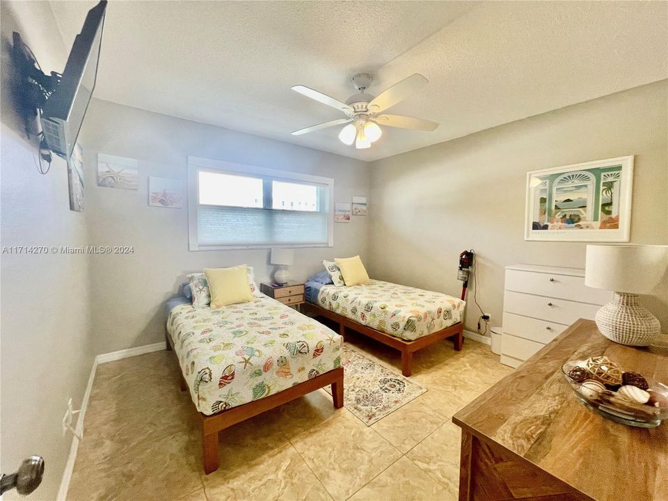 For Rent: $2,800 (2 beds, 2 baths, 1000 Square Feet)