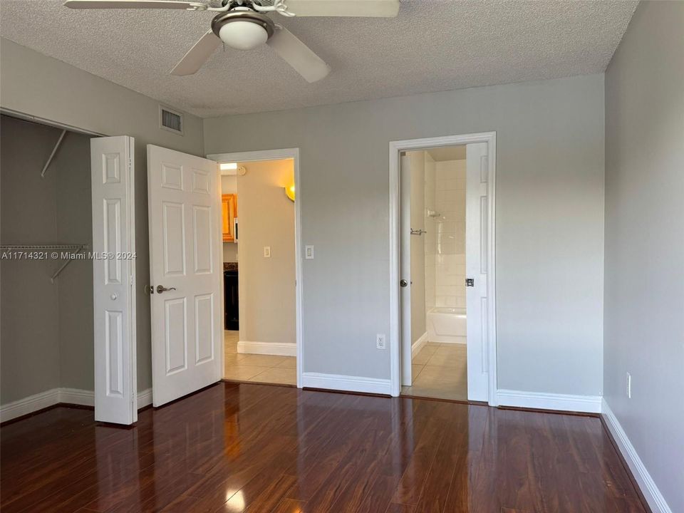 For Rent: $1,950 (1 beds, 1 baths, 618 Square Feet)