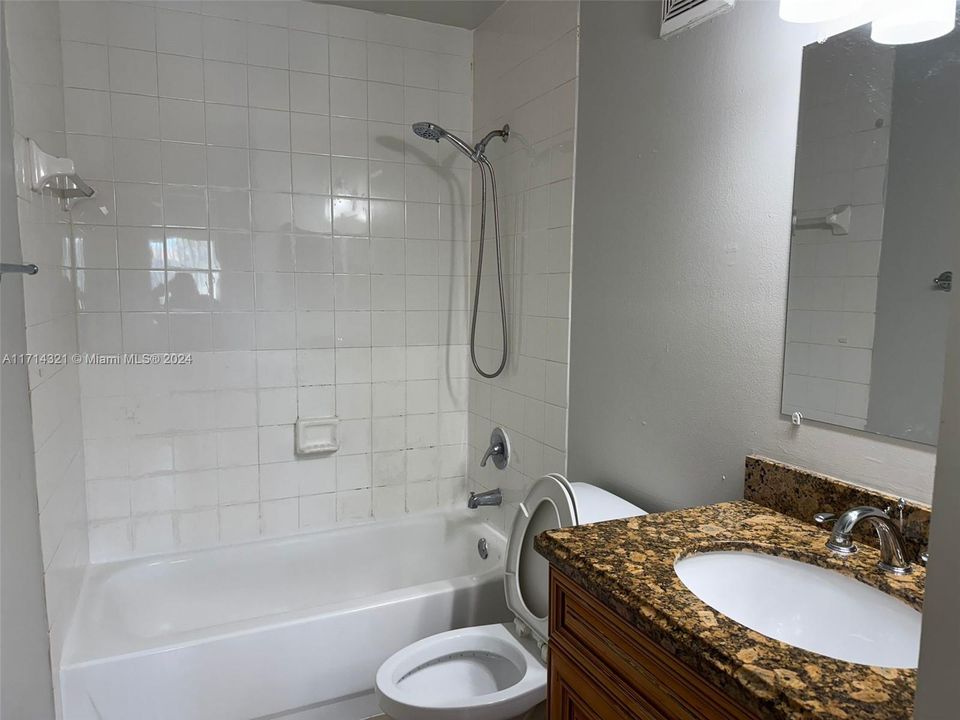 For Rent: $1,950 (1 beds, 1 baths, 618 Square Feet)