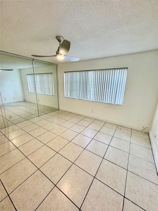 For Rent: $1,850 (1 beds, 1 baths, 680 Square Feet)