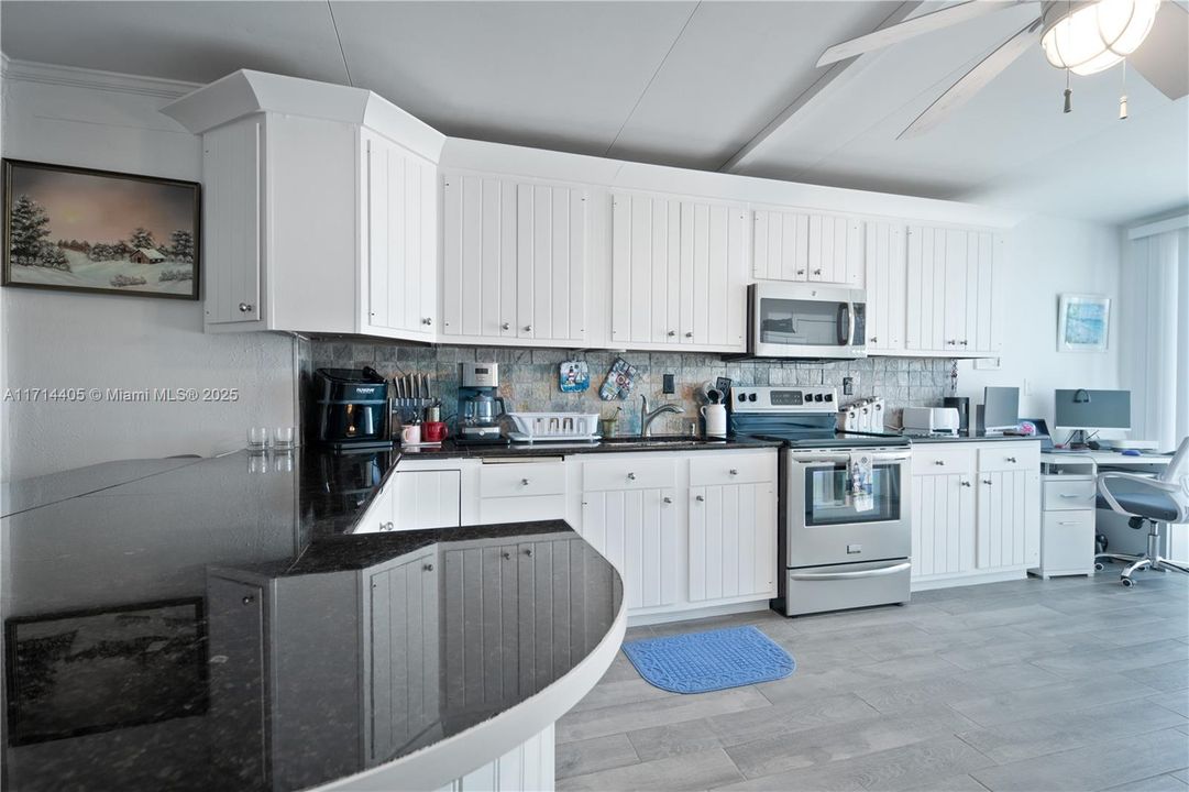 待售: $275,000 (3 贝兹, 2 浴室, 0 平方英尺)