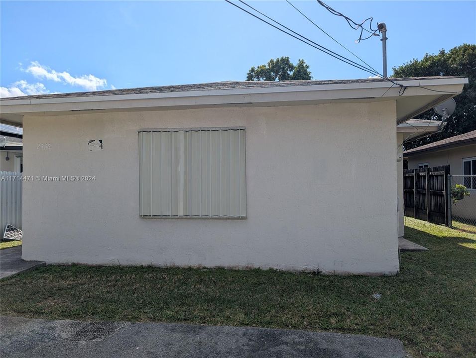 For Rent: $3,260 (3 beds, 2 baths, 1164 Square Feet)