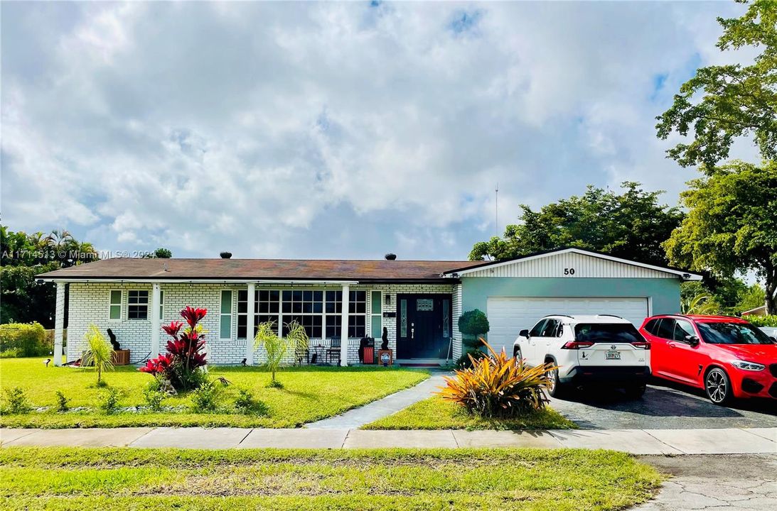 For Sale: $575,000 (3 beds, 2 baths, 2386 Square Feet)