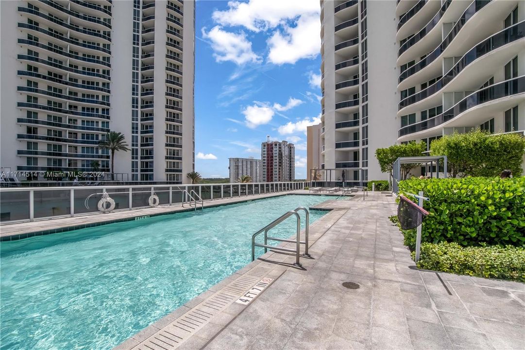 Heated Oceanfront Pool