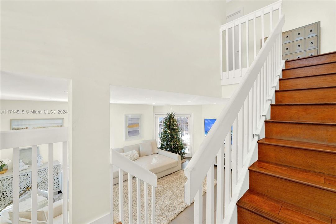 For Sale: $799,900 (4 beds, 2 baths, 1725 Square Feet)