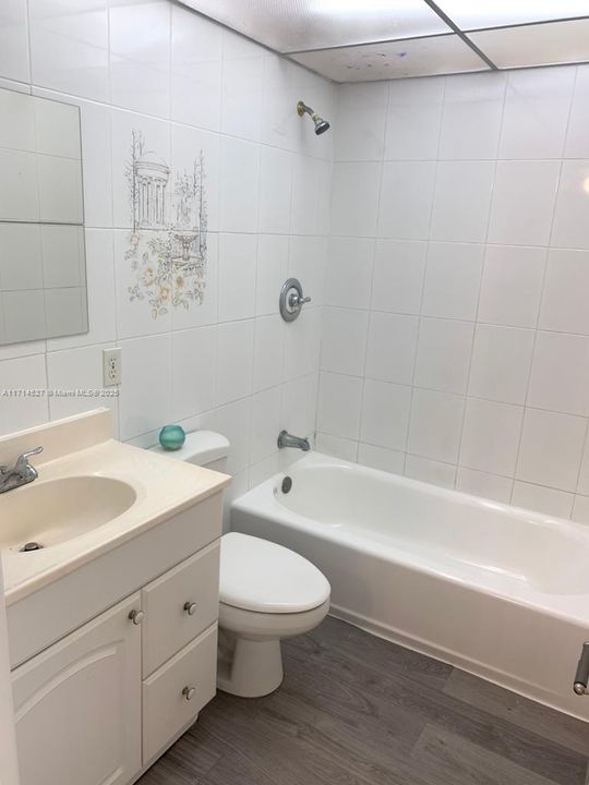 For Rent: $2,575 (3 beds, 2 baths, 1040 Square Feet)