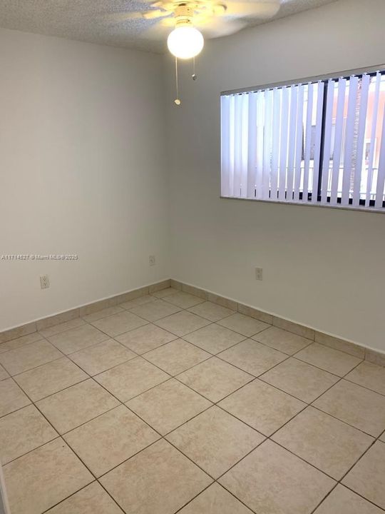 For Rent: $2,575 (3 beds, 2 baths, 1040 Square Feet)