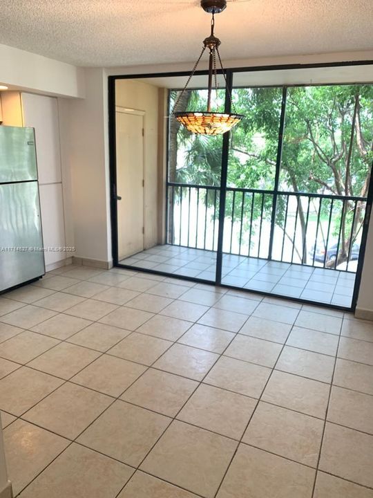 For Rent: $2,575 (3 beds, 2 baths, 1040 Square Feet)