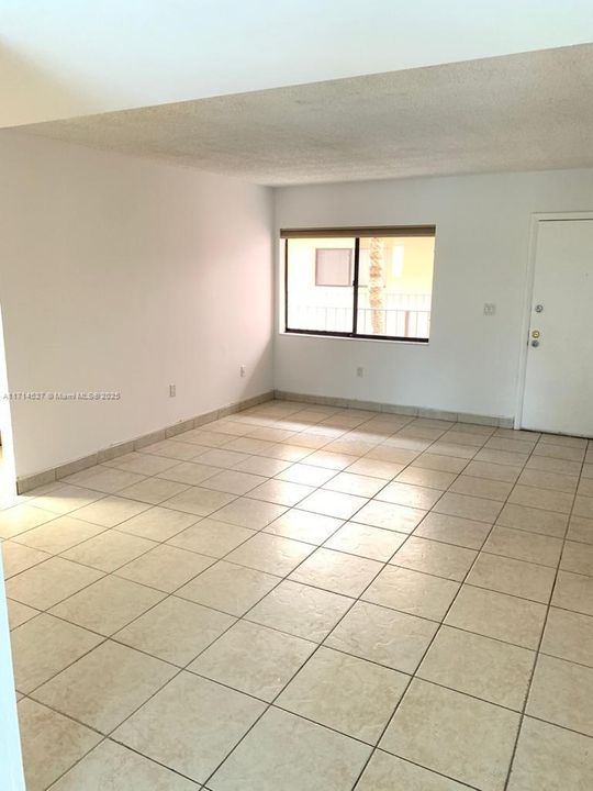 For Rent: $2,575 (3 beds, 2 baths, 1040 Square Feet)