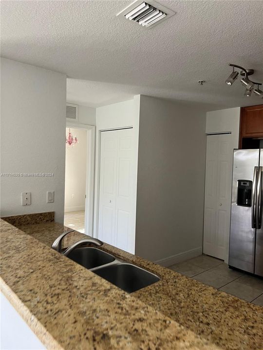 For Rent: $3,500 (2 beds, 2 baths, 1300 Square Feet)