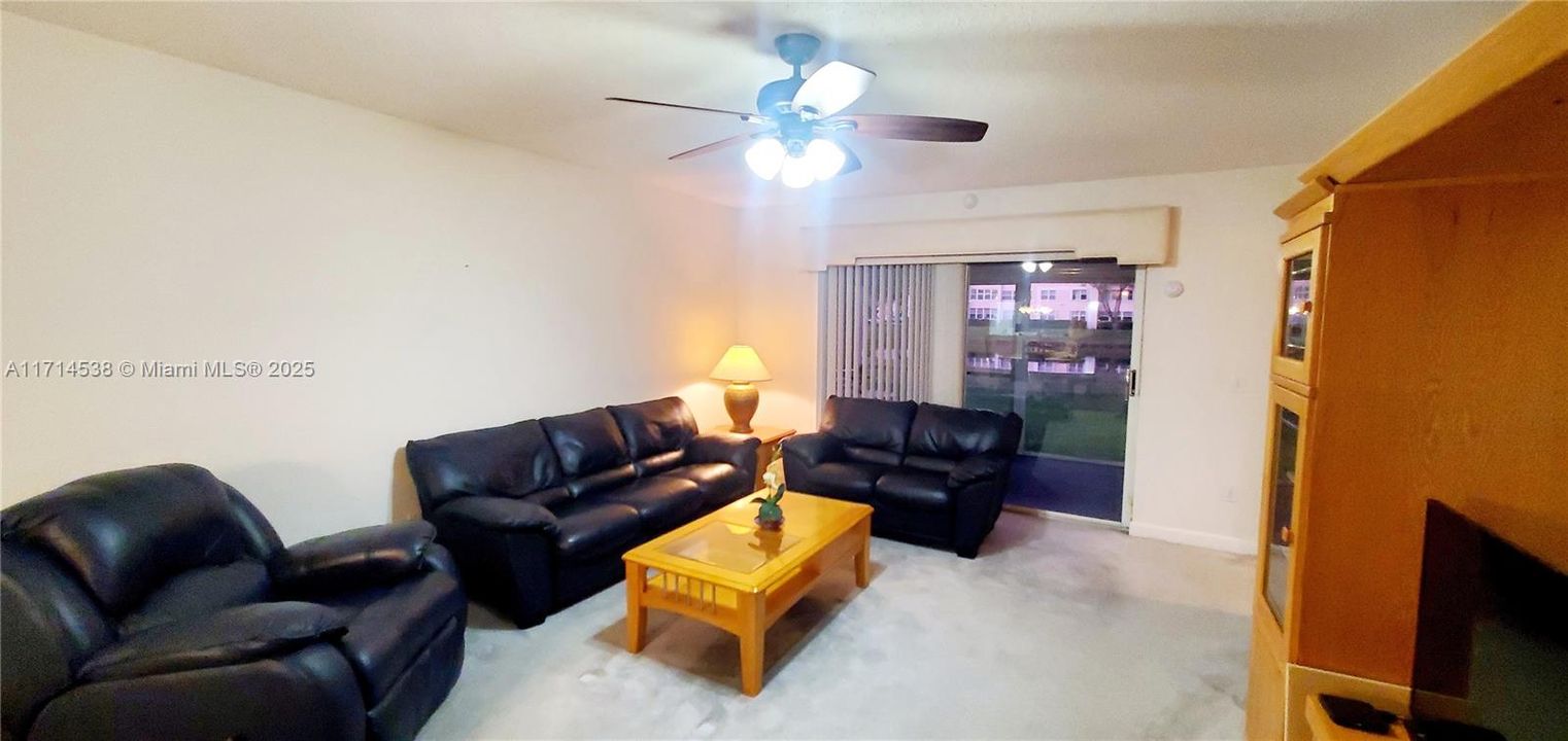 For Sale: $199,000 (2 beds, 2 baths, 1250 Square Feet)