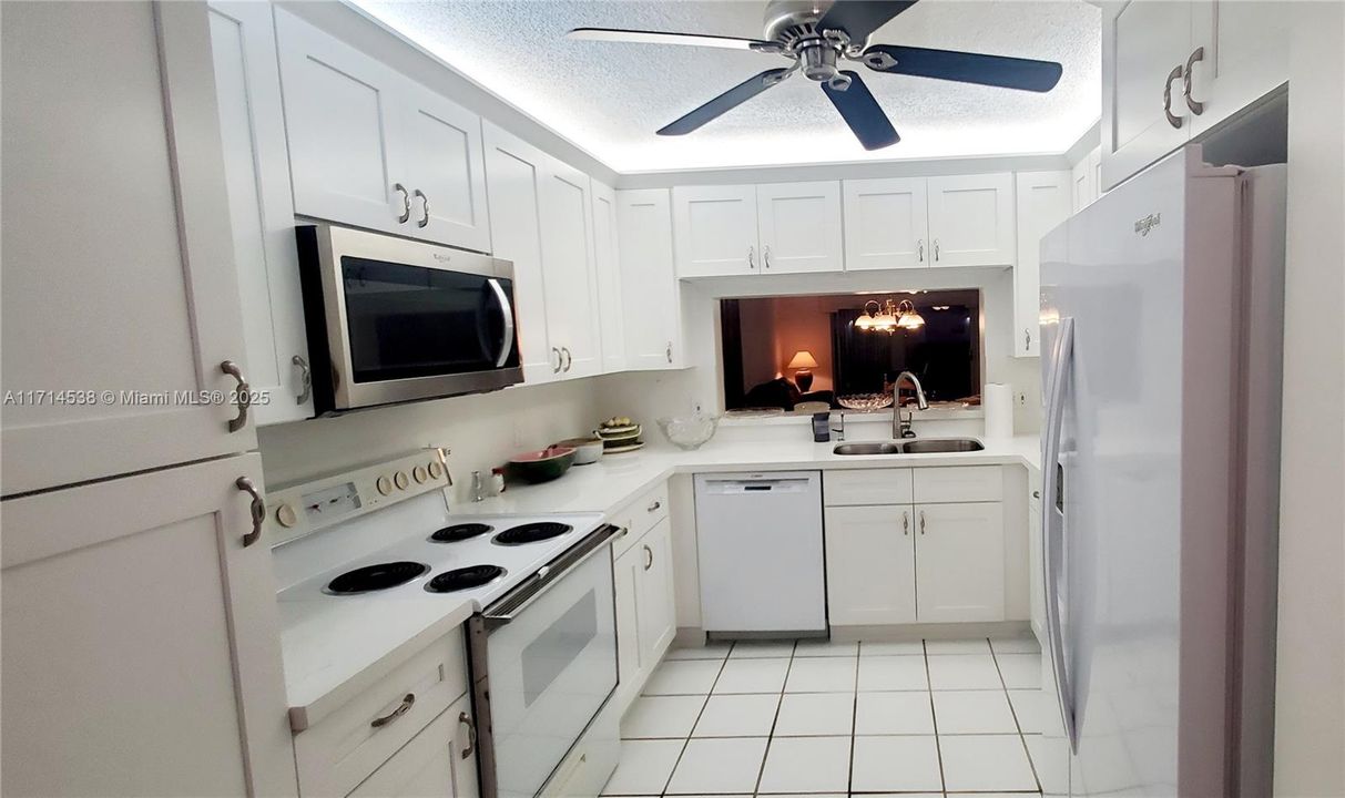 For Sale: $199,000 (2 beds, 2 baths, 1250 Square Feet)