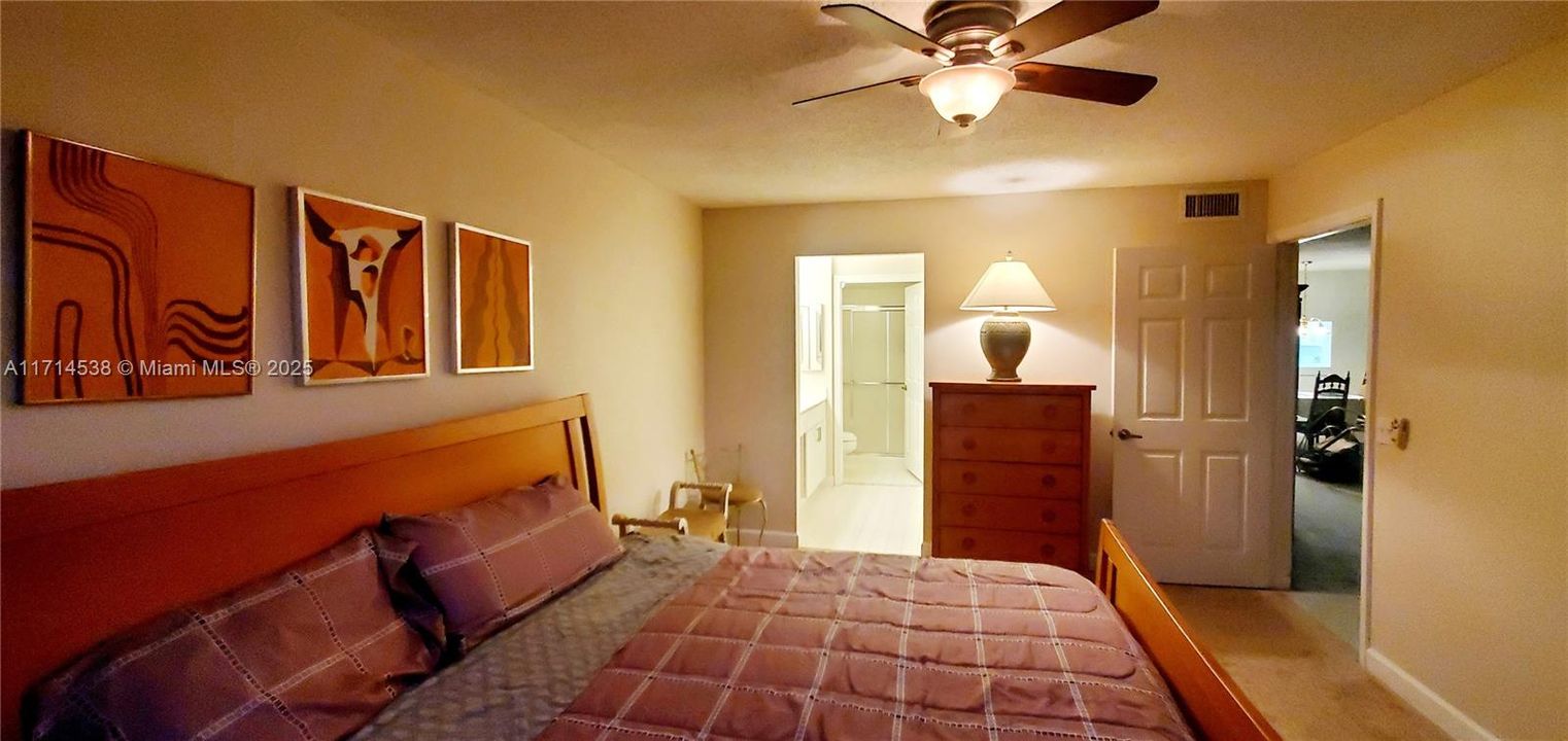 For Sale: $199,000 (2 beds, 2 baths, 1250 Square Feet)