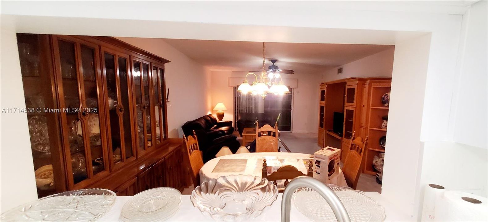 For Sale: $199,000 (2 beds, 2 baths, 1250 Square Feet)