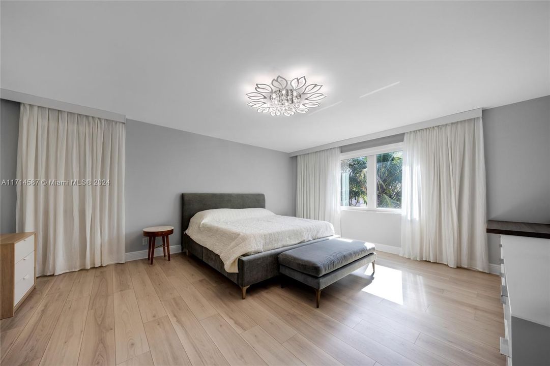 最近租的: $6,300 (4 贝兹, 3 浴室, 2614 平方英尺)