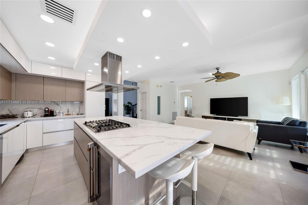 最近租的: $6,300 (4 贝兹, 3 浴室, 2614 平方英尺)