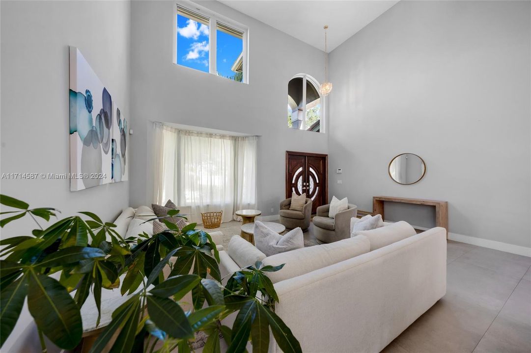 最近租的: $6,300 (4 贝兹, 3 浴室, 2614 平方英尺)