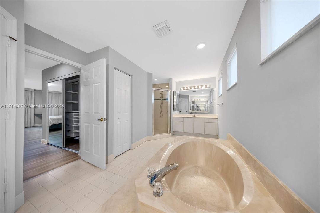 最近租的: $6,300 (4 贝兹, 3 浴室, 2614 平方英尺)