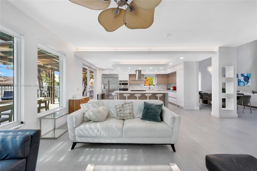 最近租的: $6,300 (4 贝兹, 3 浴室, 2614 平方英尺)