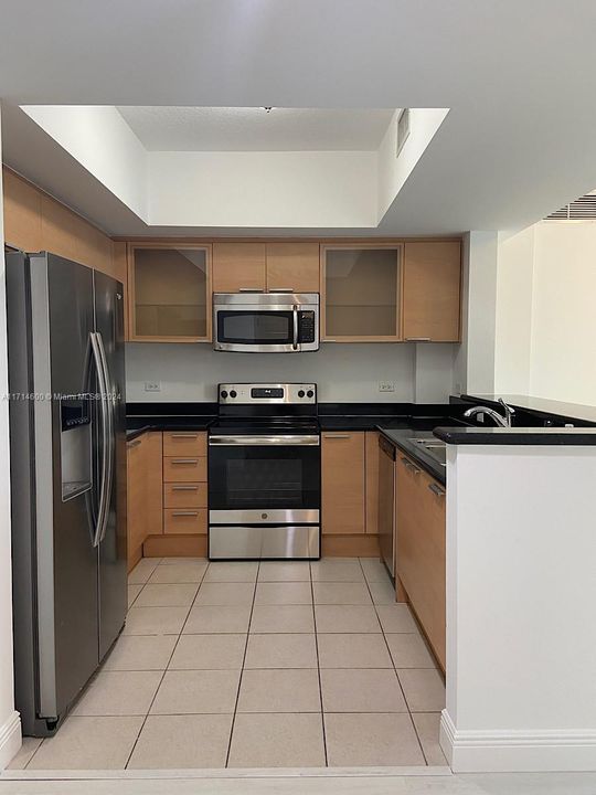 For Rent: $2,600 (2 beds, 2 baths, 1210 Square Feet)