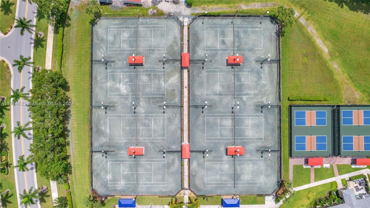 Pickleball & Tennis Courts