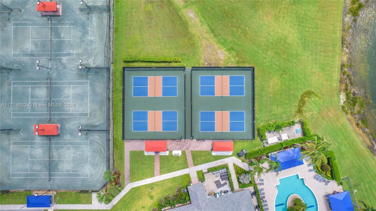 Pickleball & Tennis Courts