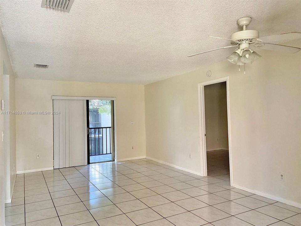 For Rent: $2,400 (3 beds, 2 baths, 1093 Square Feet)