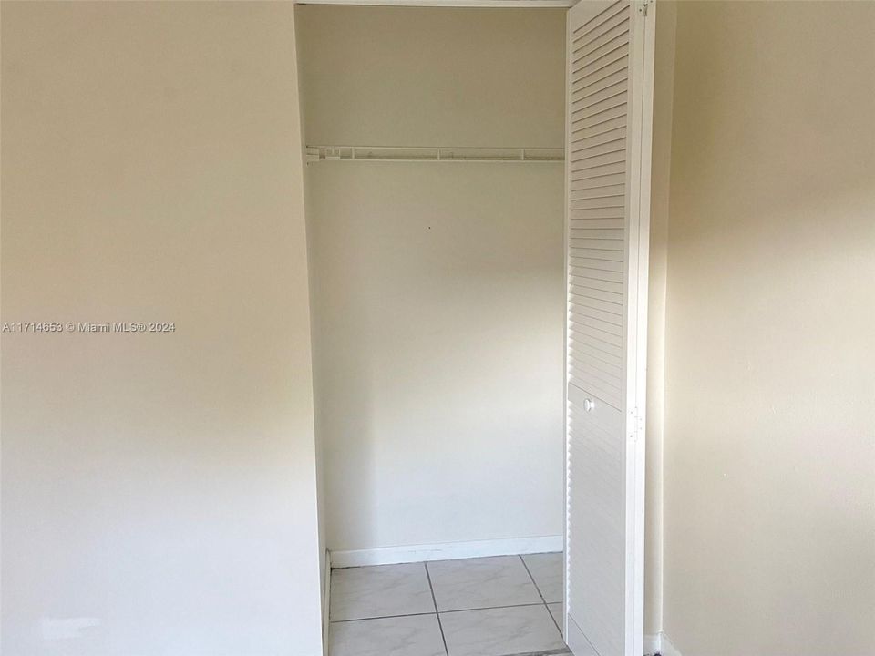 For Rent: $2,400 (3 beds, 2 baths, 1093 Square Feet)