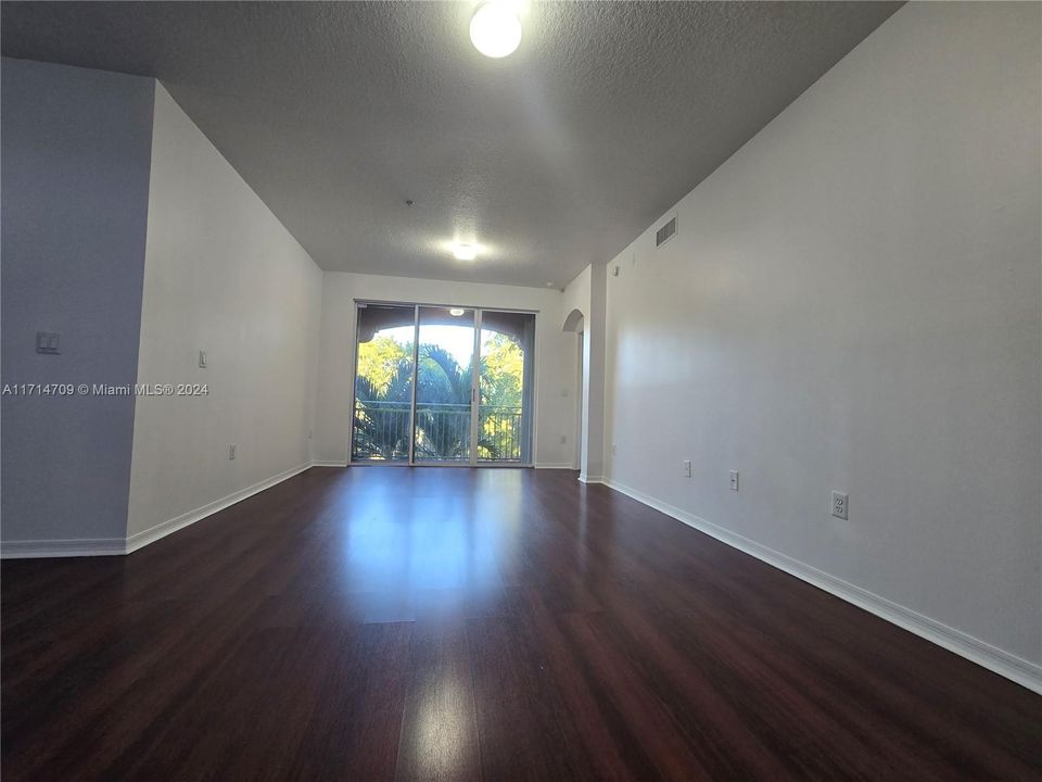 For Rent: $2,850 (3 beds, 2 baths, 1464 Square Feet)