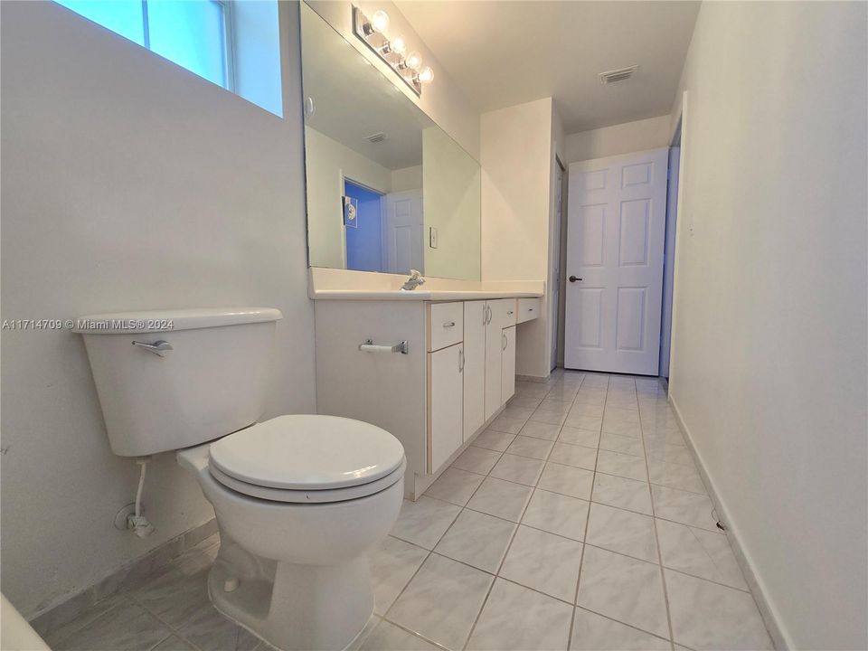 For Rent: $2,850 (3 beds, 2 baths, 1464 Square Feet)